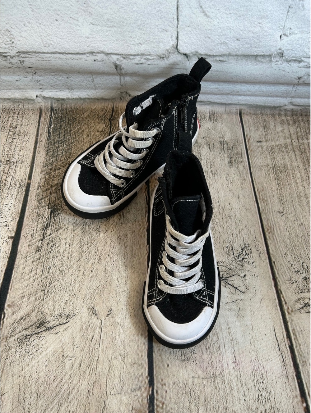 MARVEL Boy’s Spider-Man High Top Sneakers / Size: 8